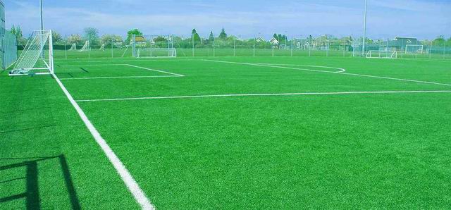 人工草坪足球场